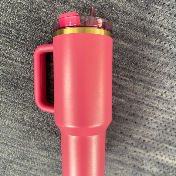 ⭐️Stanley/Starbucks⭐️Berry Glitter Pink 40 oz Tumbler 2024🔥Ready to ship🔥 - Picture 2 of 5